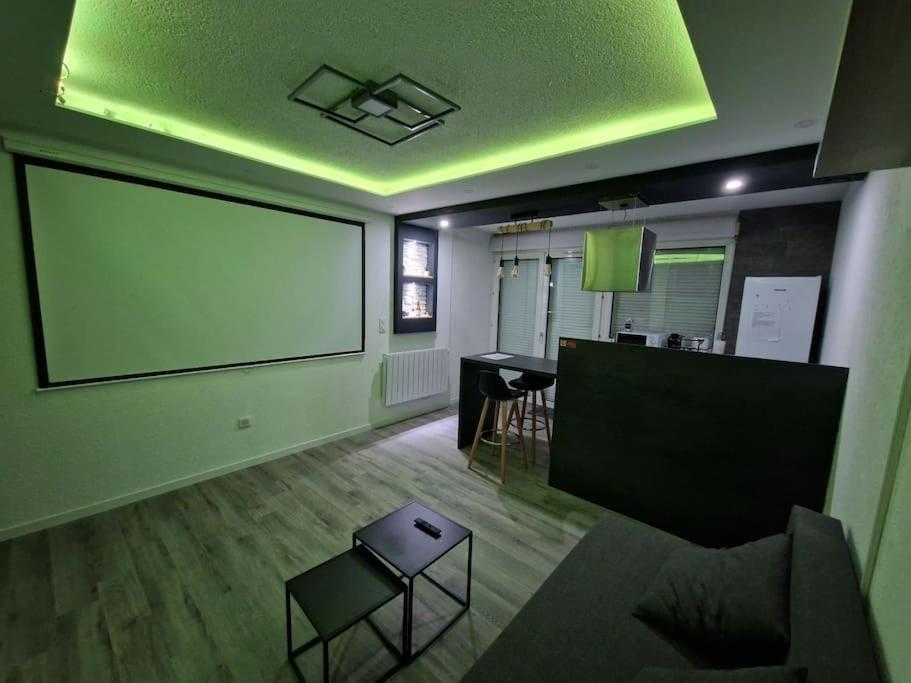 Logement Atypique & Parking Gratuit Gex Eksteriør bilde
